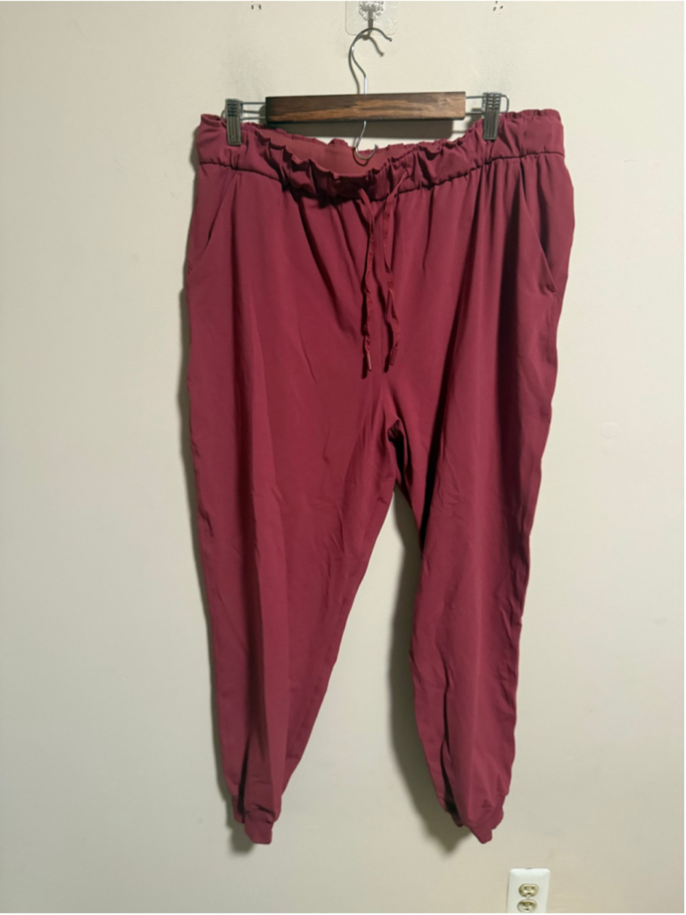 Lululemon Stretch Luxtreme High-Rise Jogger Mulled Wine- Size 14